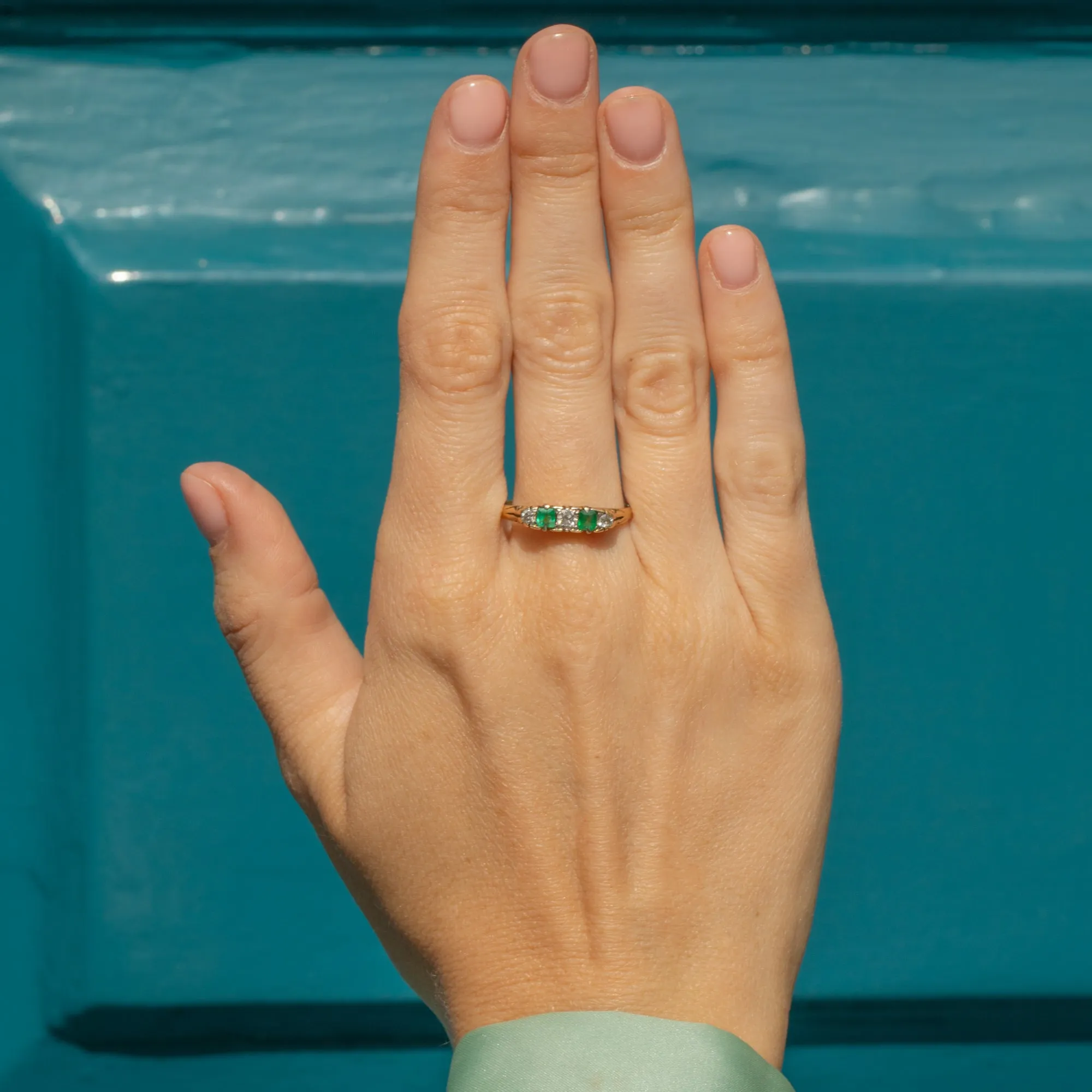 Antique 18ct Gold Emerald Diamond Five Stone Ring