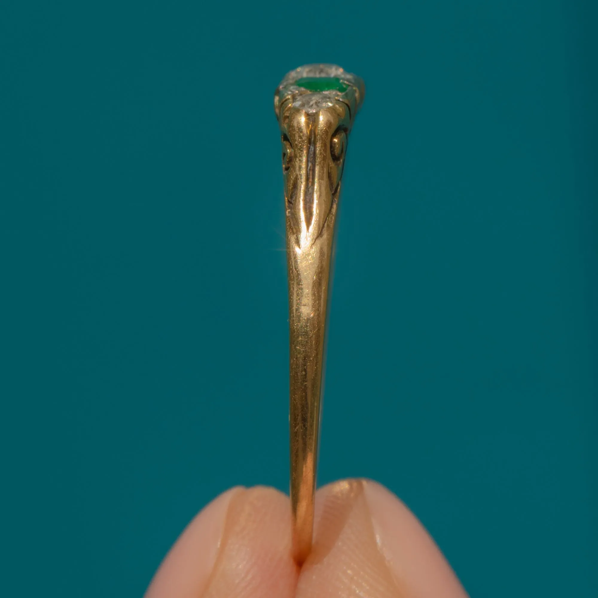 Antique 18ct Gold Emerald Diamond Five Stone Ring