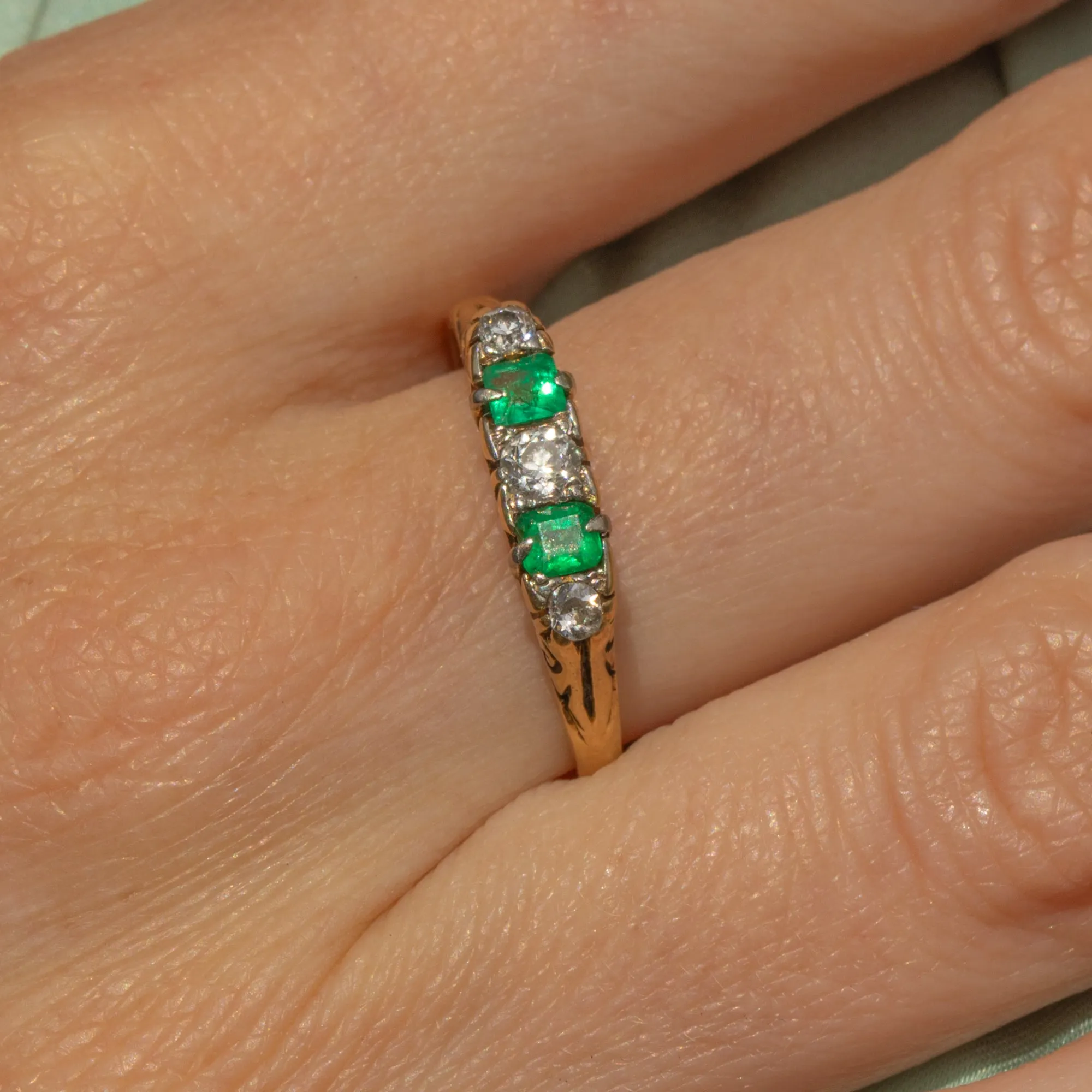Antique 18ct Gold Emerald Diamond Five Stone Ring