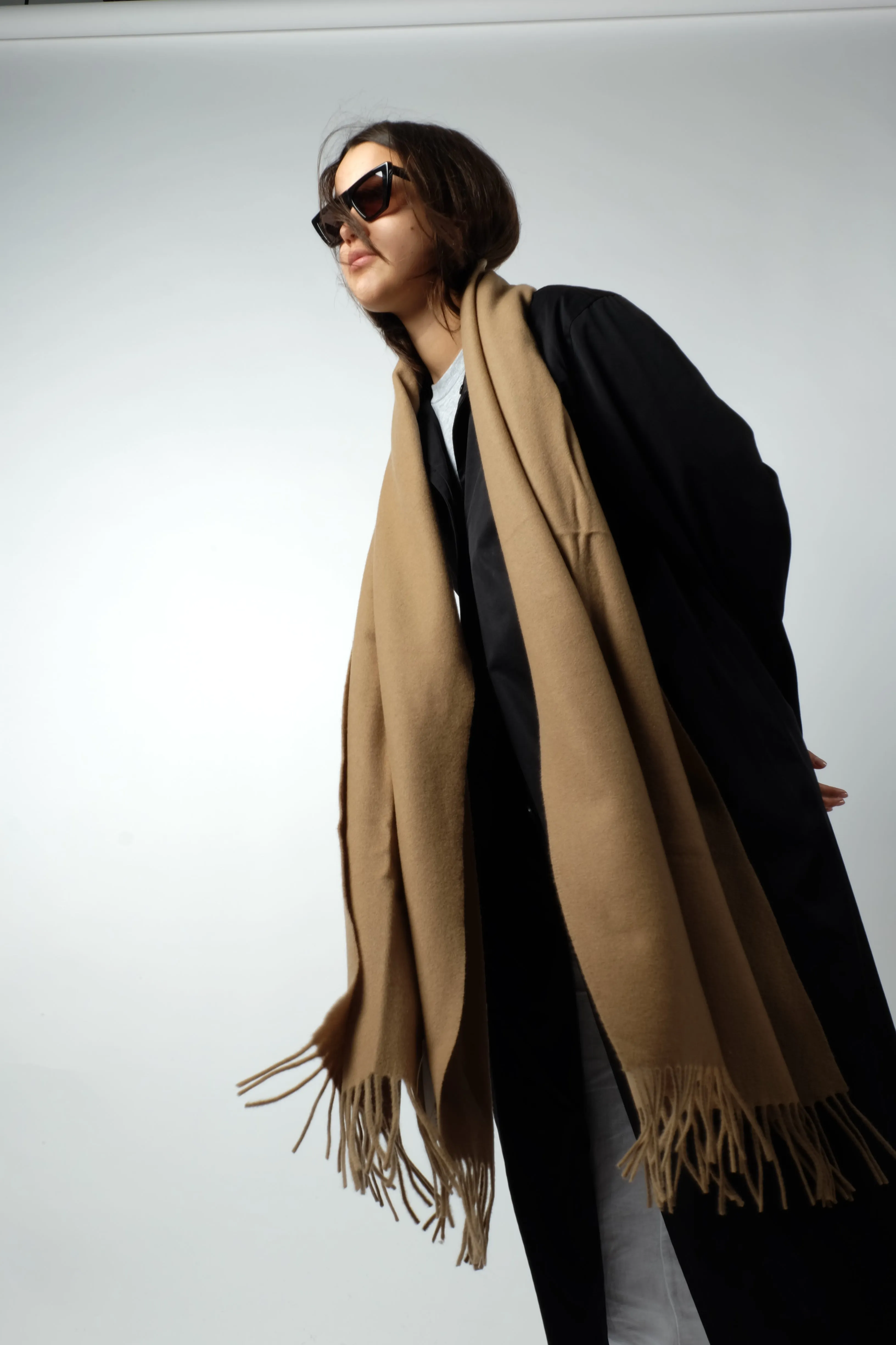 CASHMERE WOOL MAXI SCARF IN BEIGE