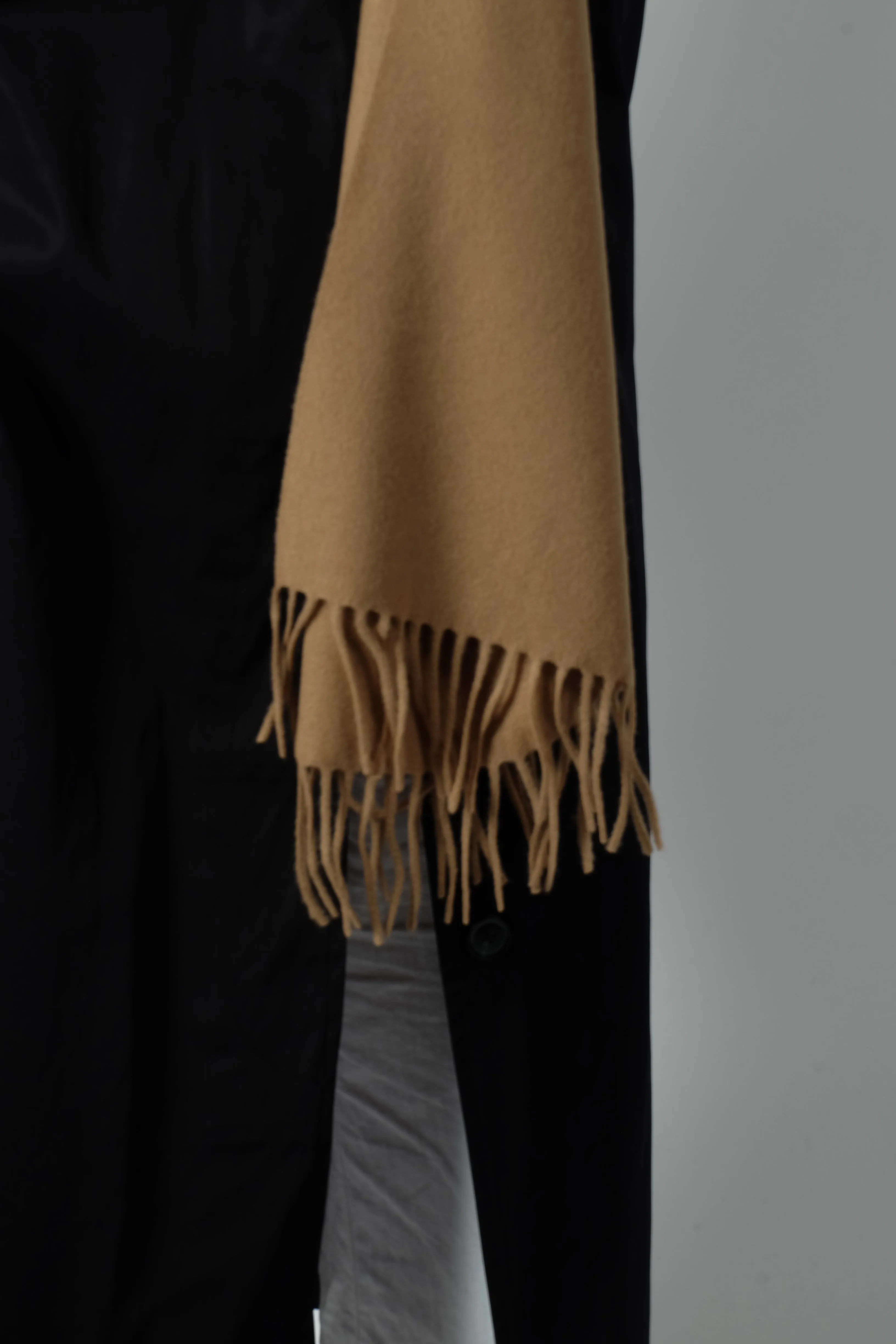 CASHMERE WOOL MAXI SCARF IN BEIGE