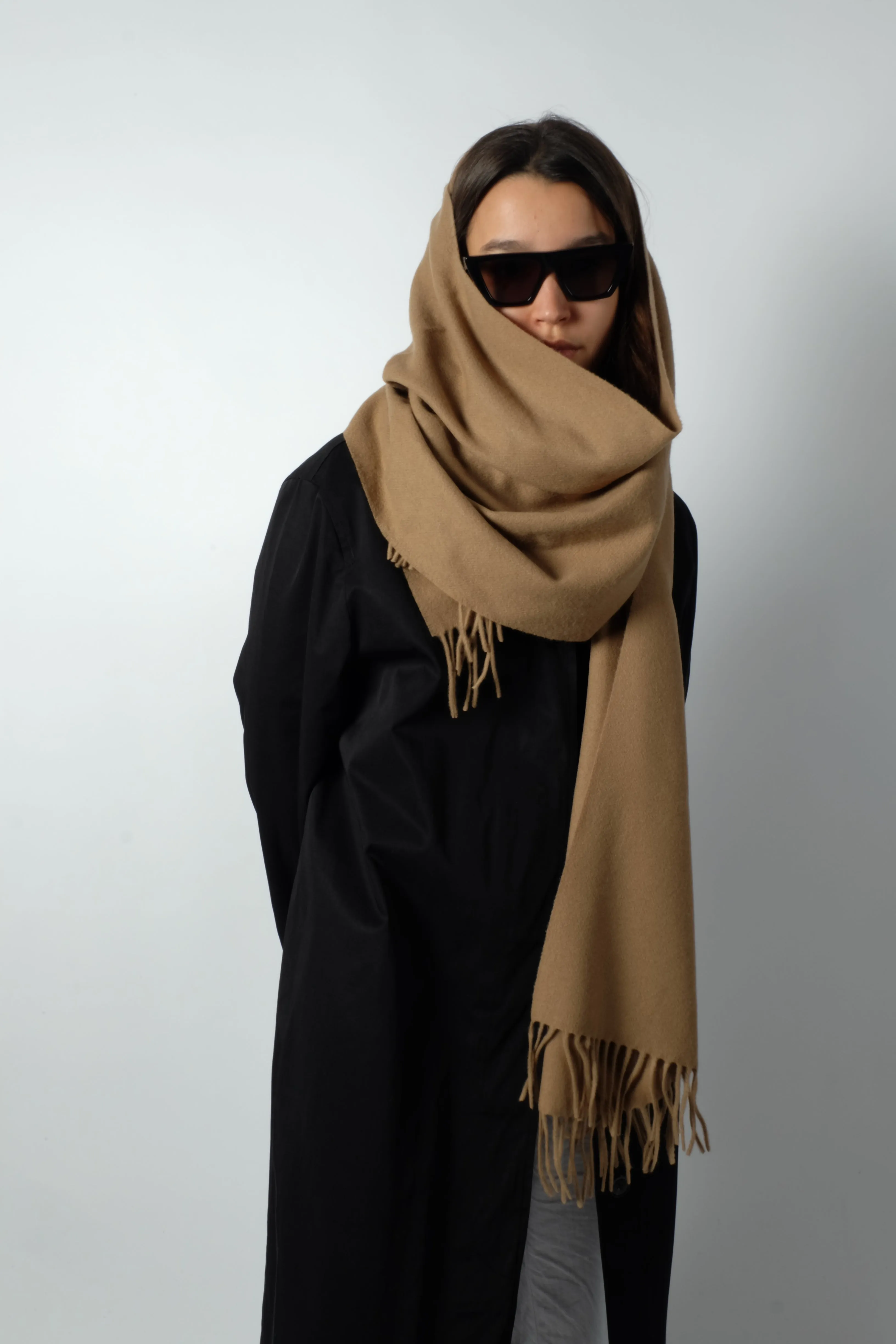 CASHMERE WOOL MAXI SCARF IN BEIGE