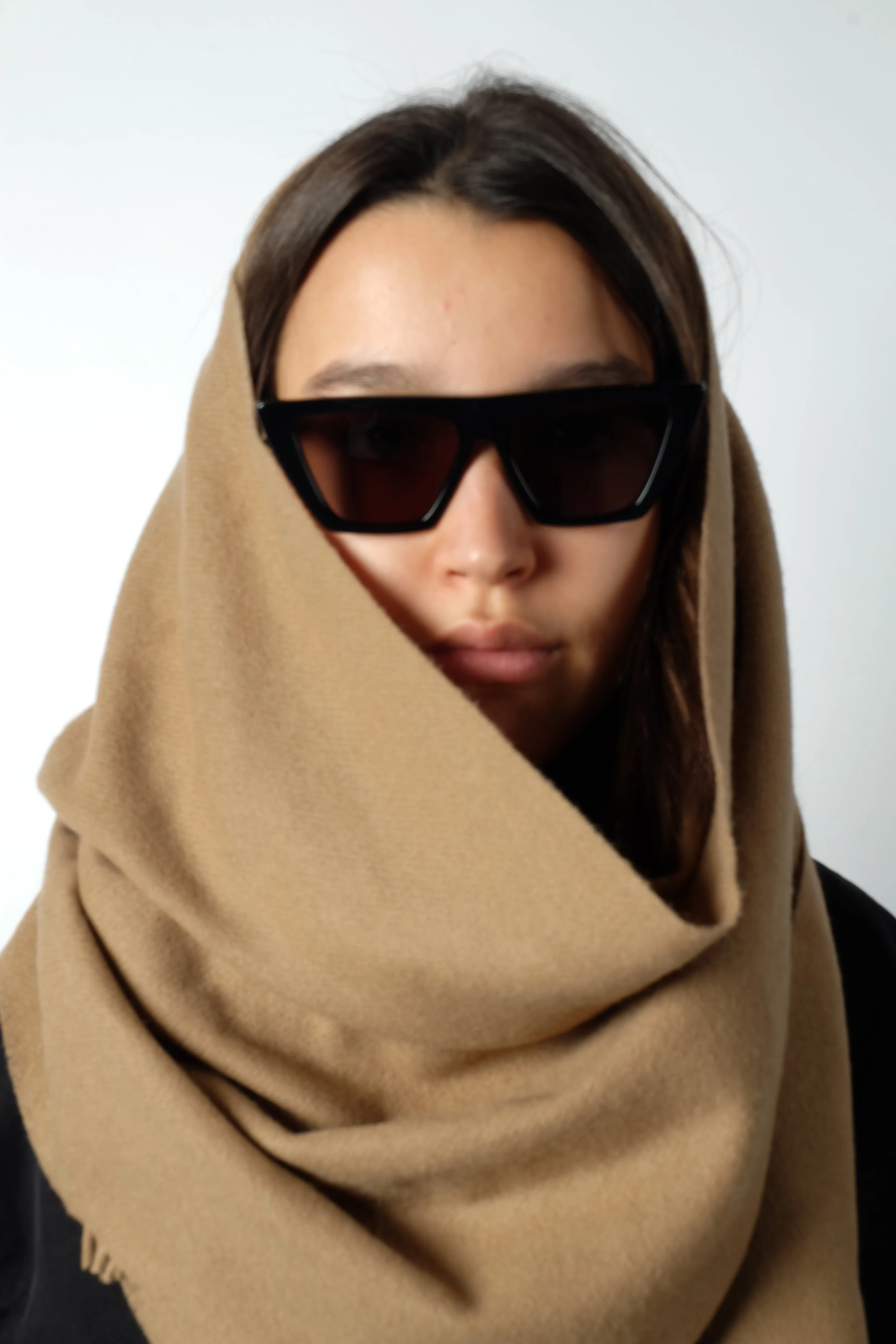 CASHMERE WOOL MAXI SCARF IN BEIGE