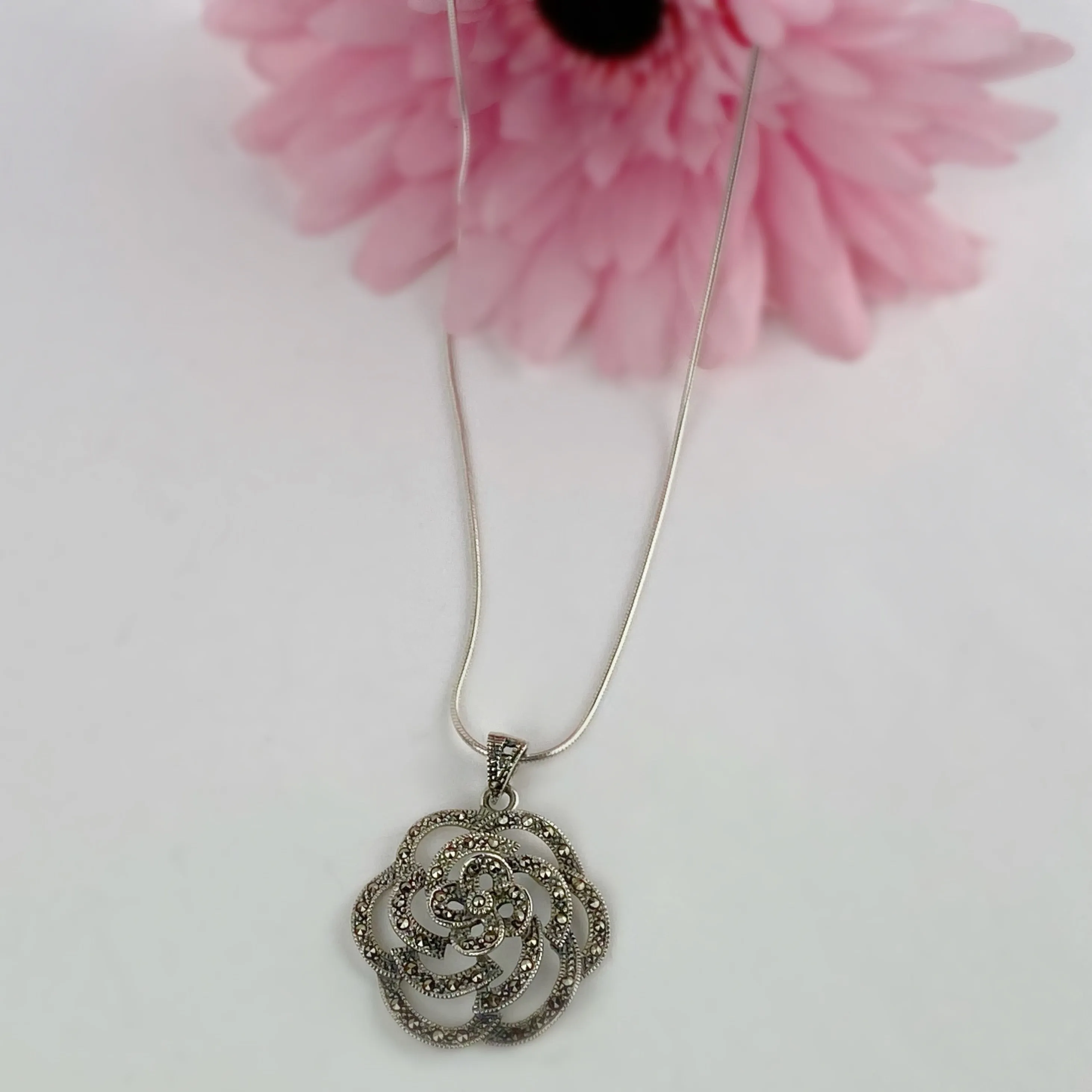 Deco Rose Pendant - VP716
