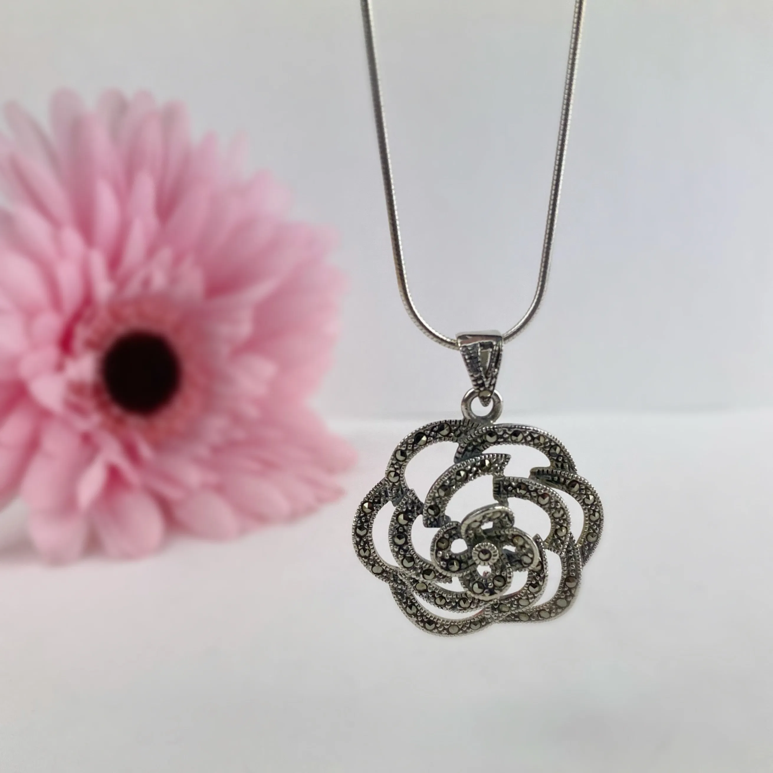 Deco Rose Pendant - VP716