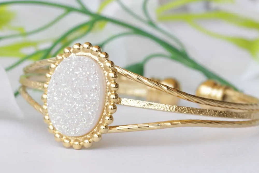 GOLD VICTORIAN BRACLET