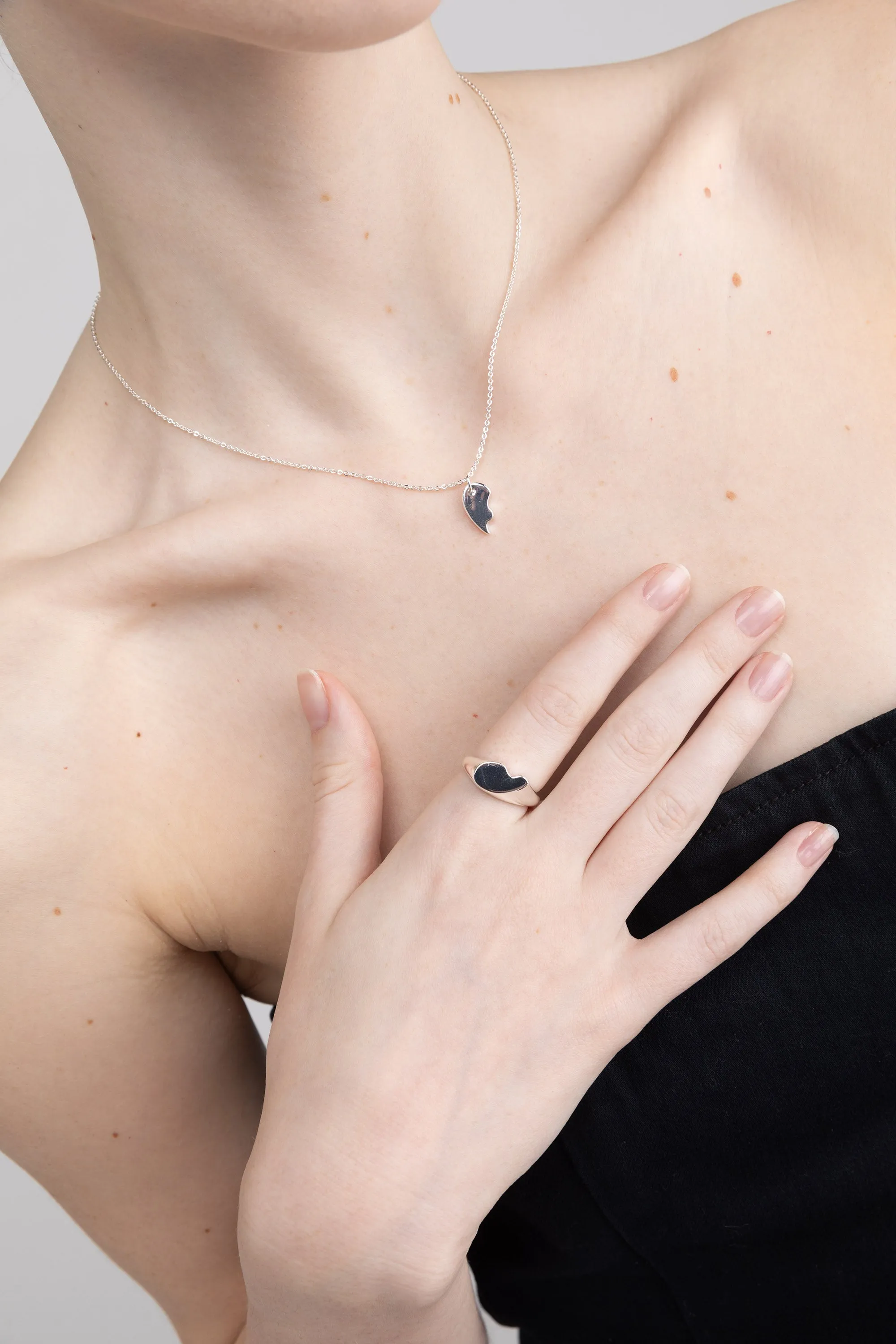 HALF HEART SIGNET RING SET