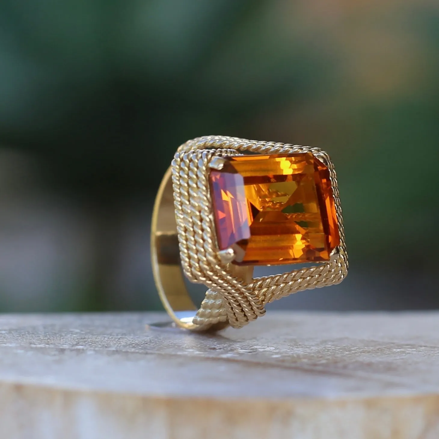 Italian Mid Centuty Chain Link 18ct Gold Cocktail Ring with Emerald Cut Orange Sapphire, 18ct Yellow Gold, size O or 7.25