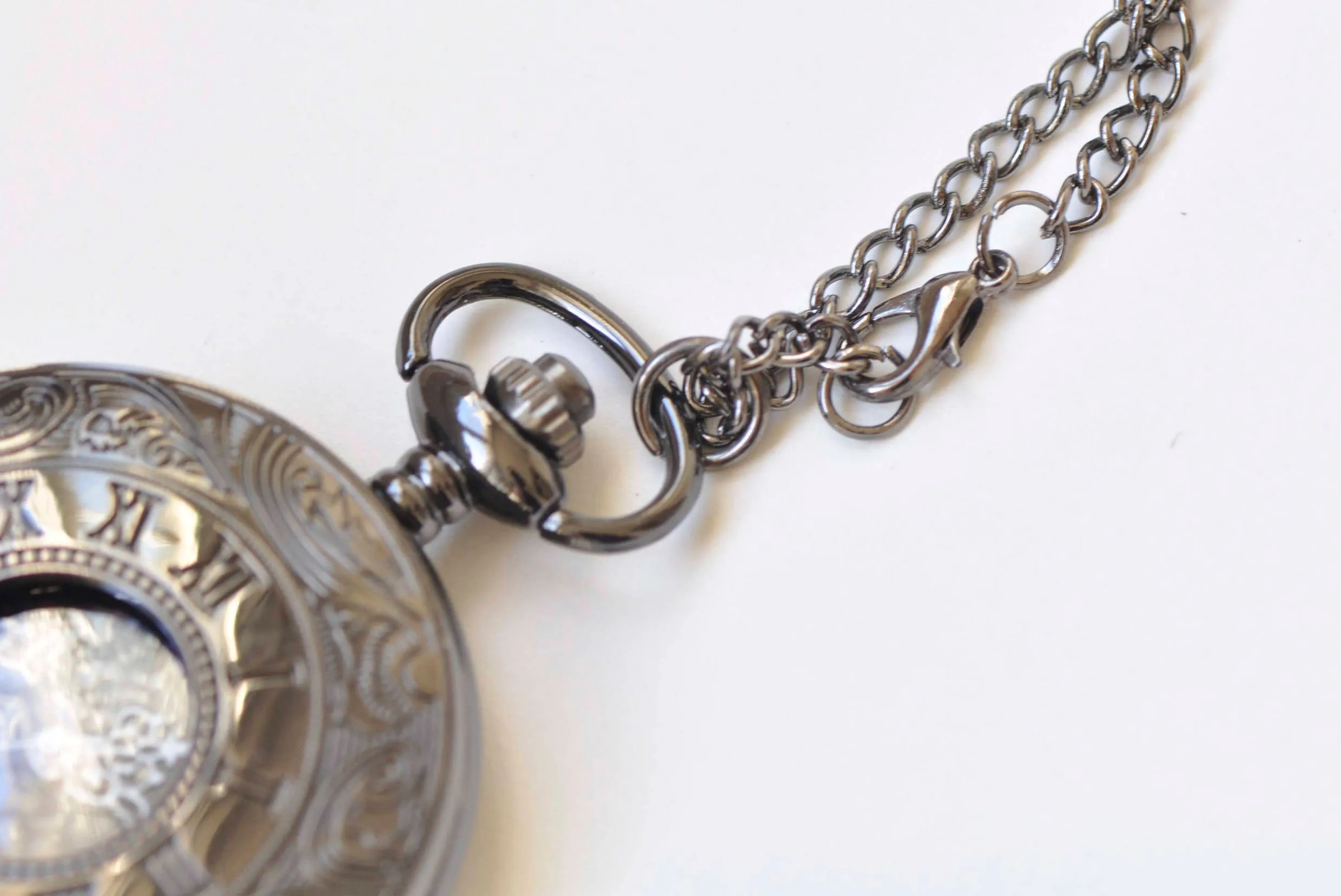 Large Black Cover Round Pocket Watch Pendant Set of 1 A2351