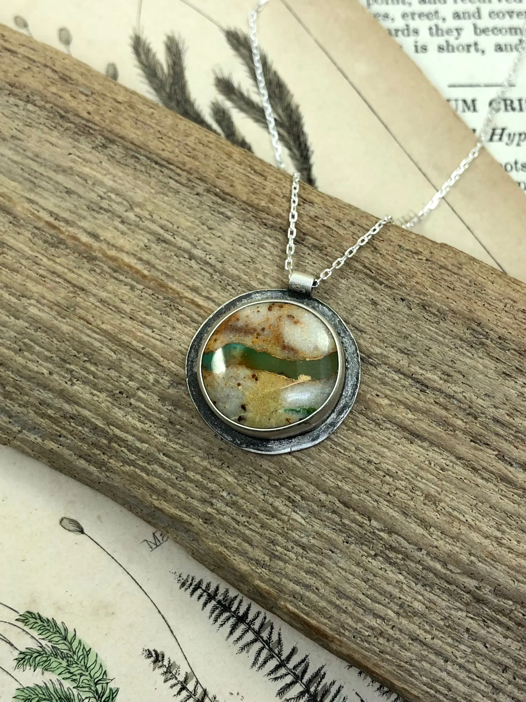 Royston Ribbon Round Necklace