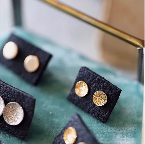 Stud Earrings Circle Dot Diamond Dusted (large)