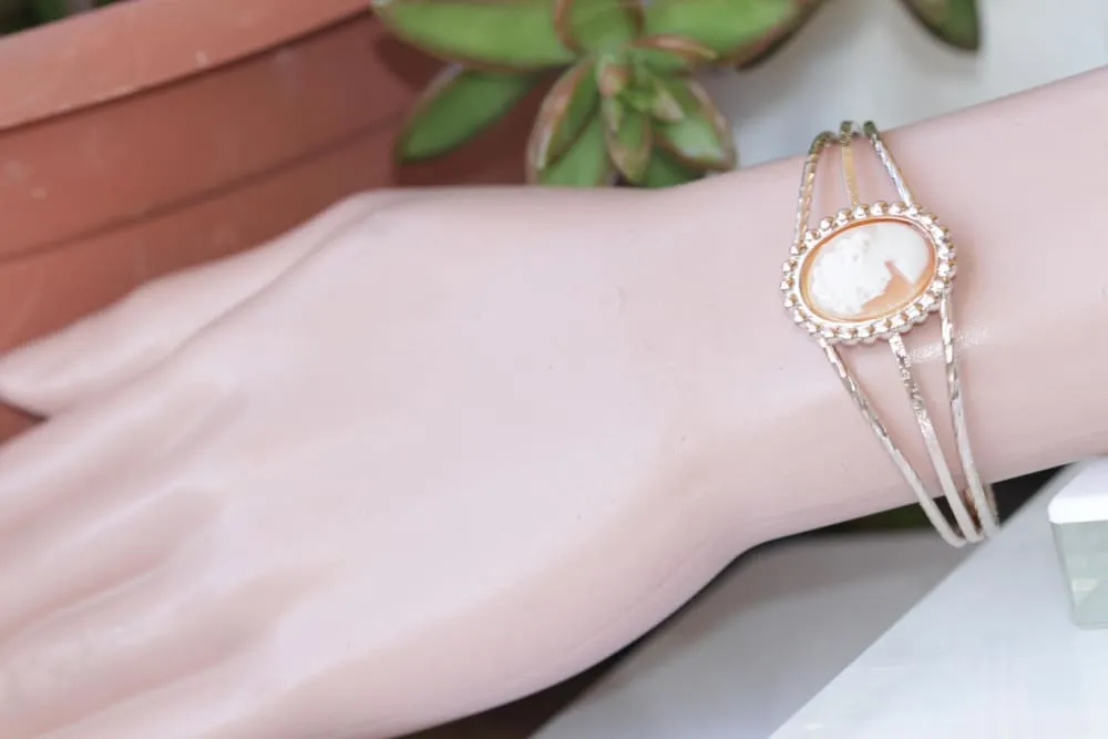 VINTAGE CAMEO BRACELET