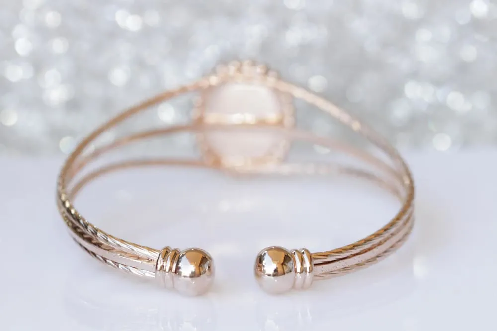 VINTAGE CAMEO BRACELET