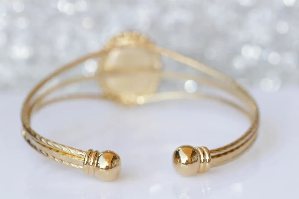 VINTAGE CAMEO BRACELET