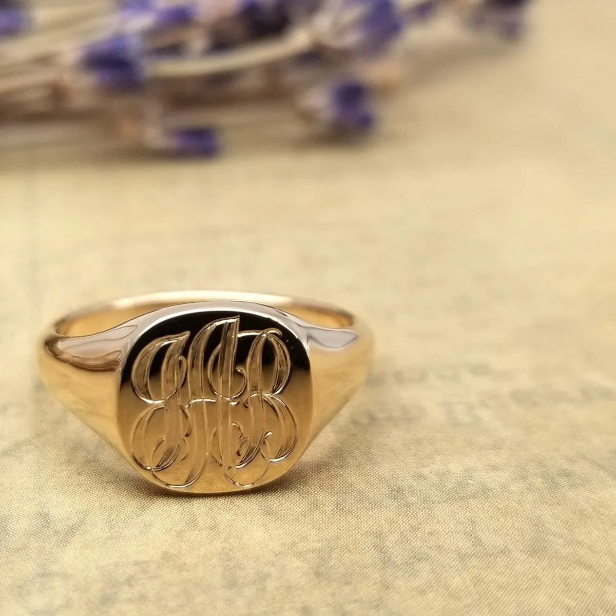 Women's Square Signet Ring - Medium